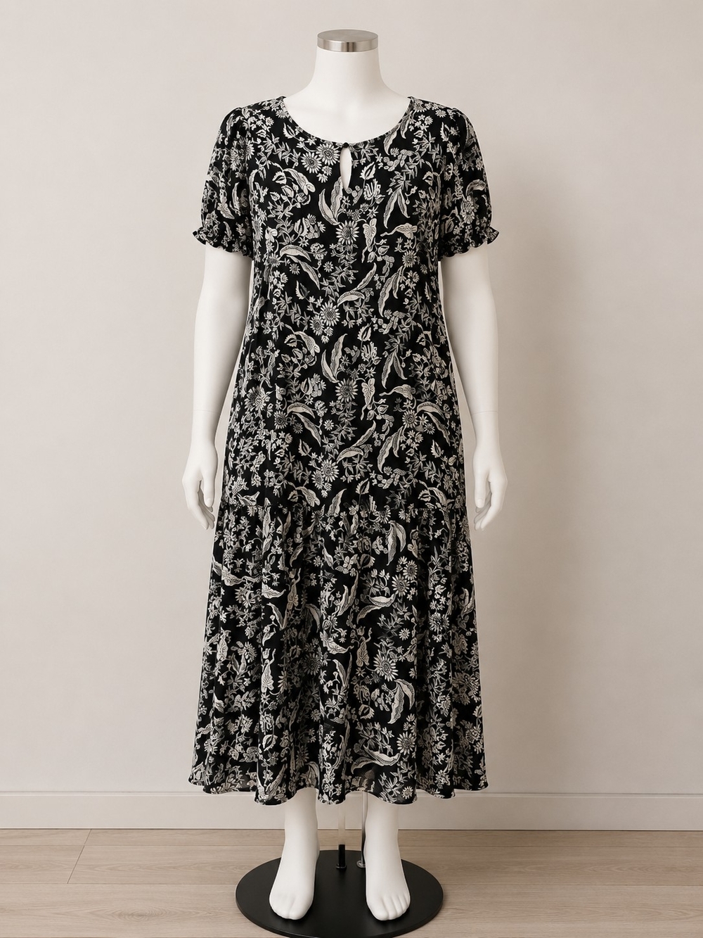 Terra & Sky Black White Botanical Floral Maxi Dress Size 3X With 2 Pockets